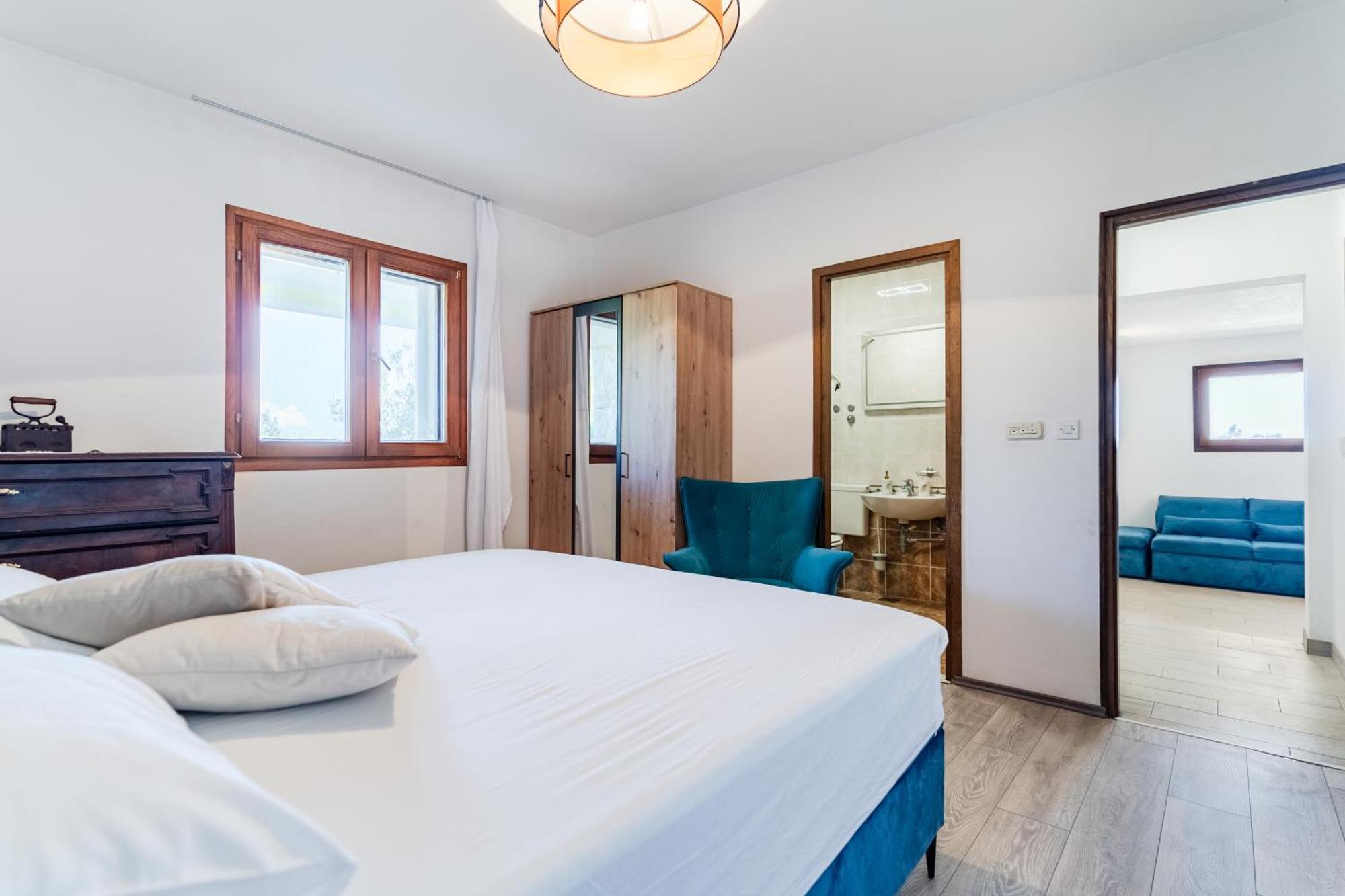 Villa Marin - 4 Apartments Завала Номер фото